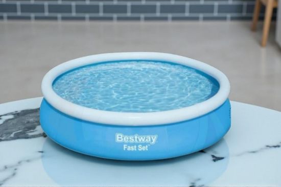 صورة مسبح دائري مميز